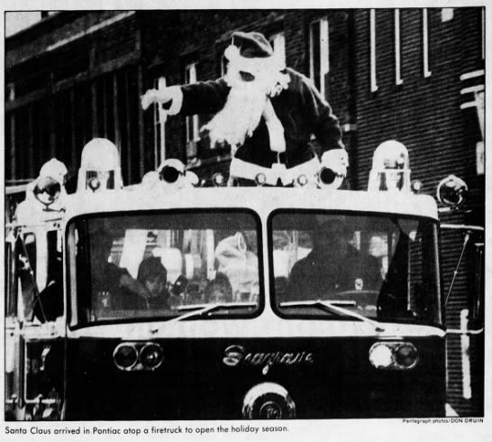 Santa Claus Arrives